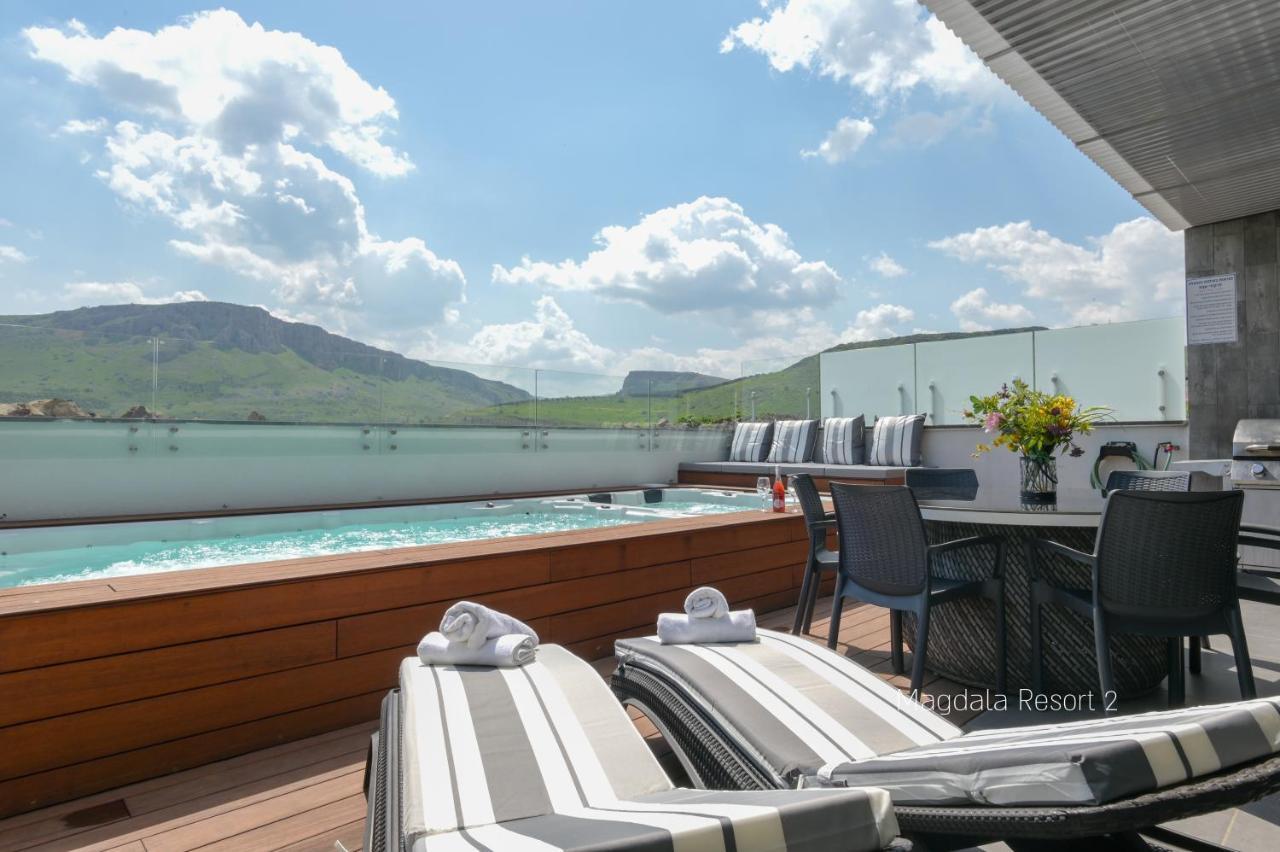 Yalarent Magdala Resort- Luxury Suites With Pool Or Jacuzzi With Sea View 马格达拉 外观 照片