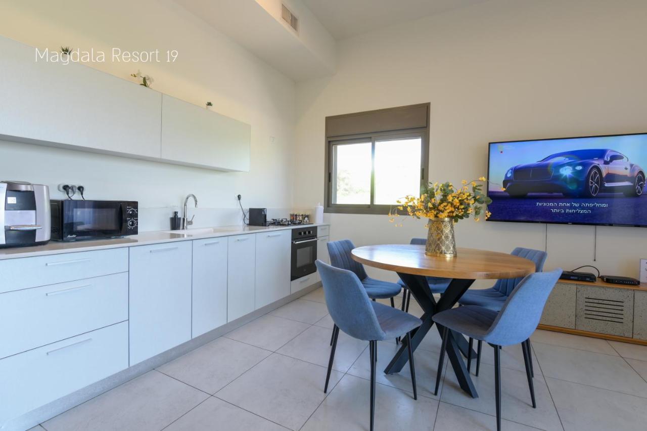 Yalarent Magdala Resort- Luxury Suites With Pool Or Jacuzzi With Sea View 马格达拉 外观 照片