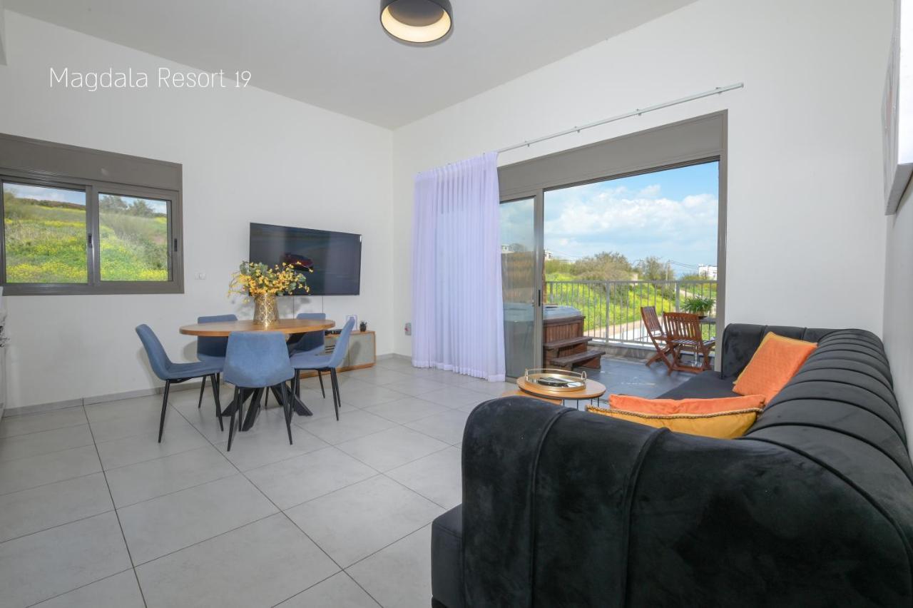 Yalarent Magdala Resort- Luxury Suites With Pool Or Jacuzzi With Sea View 马格达拉 外观 照片