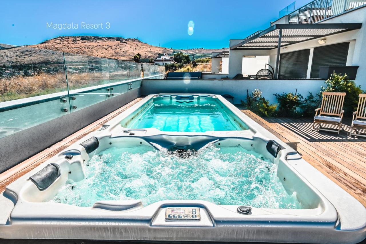 Yalarent Magdala Resort- Luxury Suites With Pool Or Jacuzzi With Sea View 马格达拉 外观 照片
