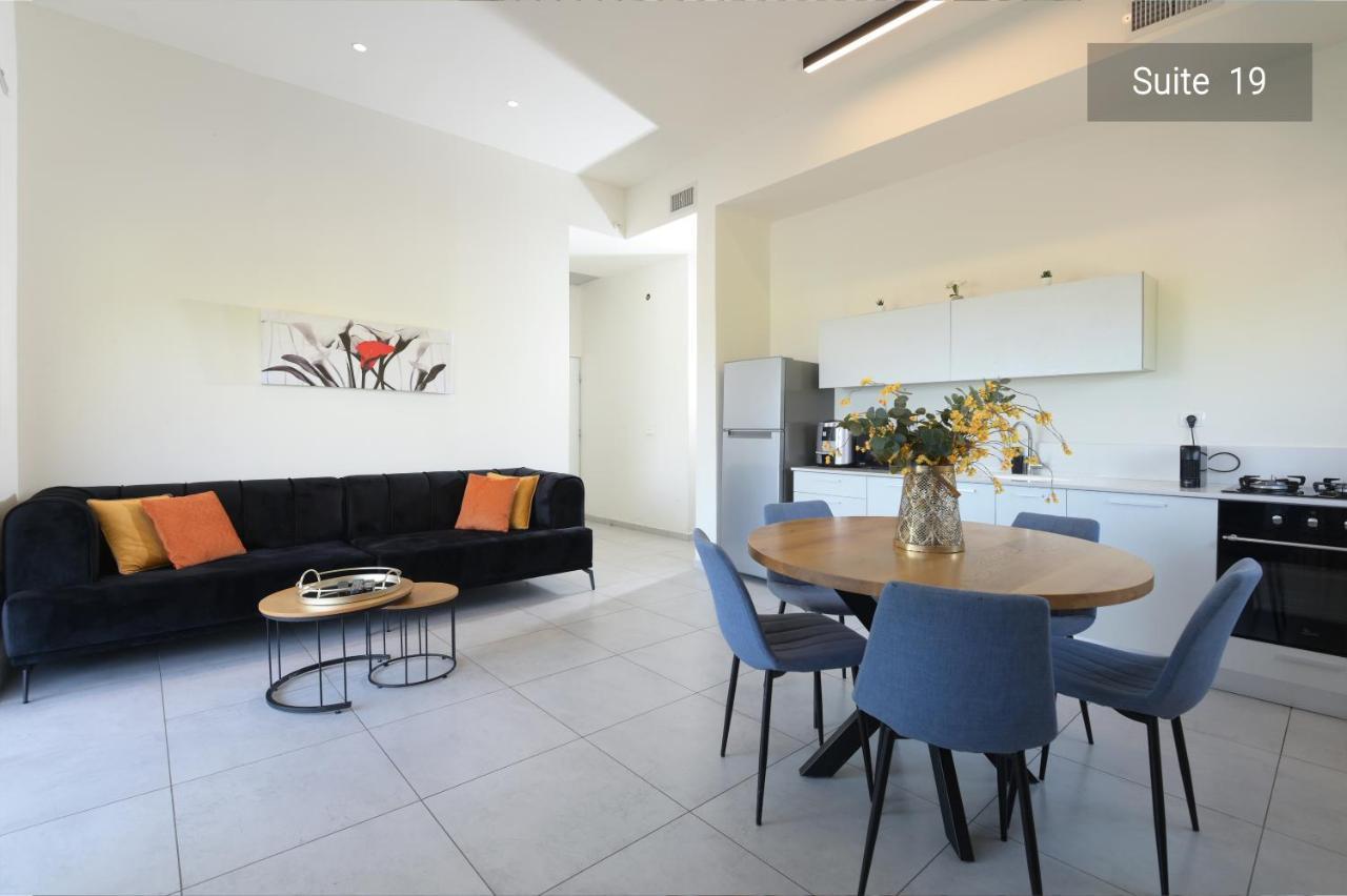 Yalarent Magdala Resort- Luxury Suites With Pool Or Jacuzzi With Sea View 马格达拉 外观 照片
