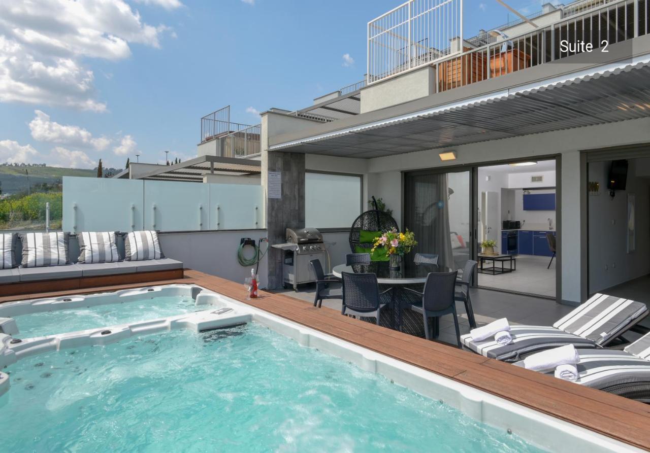 Yalarent Magdala Resort- Luxury Suites With Pool Or Jacuzzi With Sea View 马格达拉 外观 照片